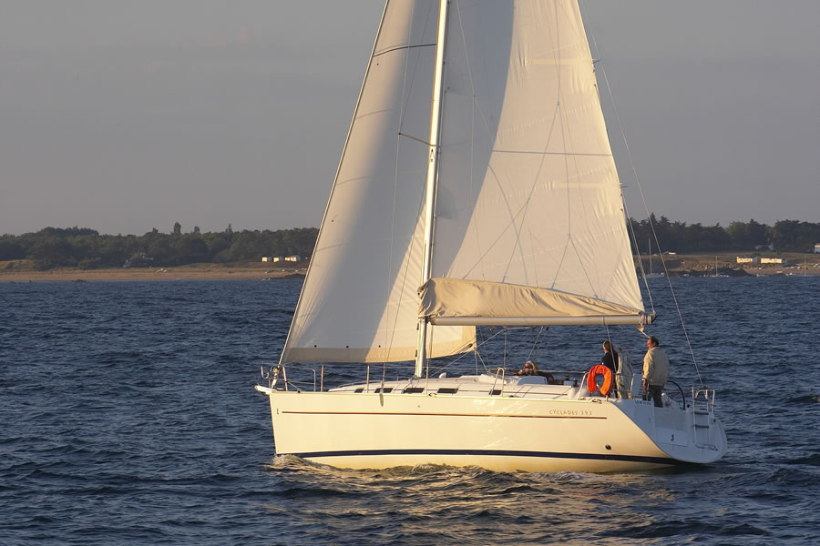 Парусная яхта Beneteau Cyclades 39 — расширение серии