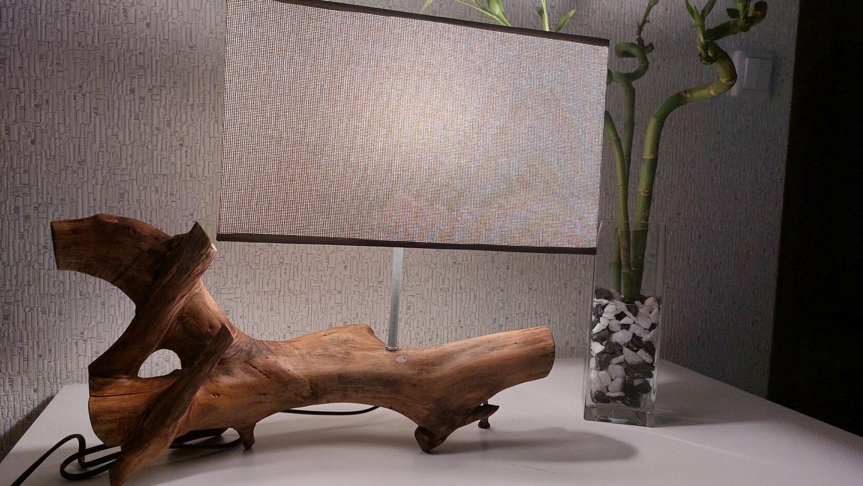 настольный деревянный светильник, светильник Pol Ouel, Pol Ouel от EcoLuchina, экологичный светильник, авторский светильник, светильник для дома, светильник для офиса, деревянный светильник, светильник с E14, EcoLuchina