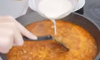 Приготовление ёжиков из фарша с рисом и подливкой: шаг 14