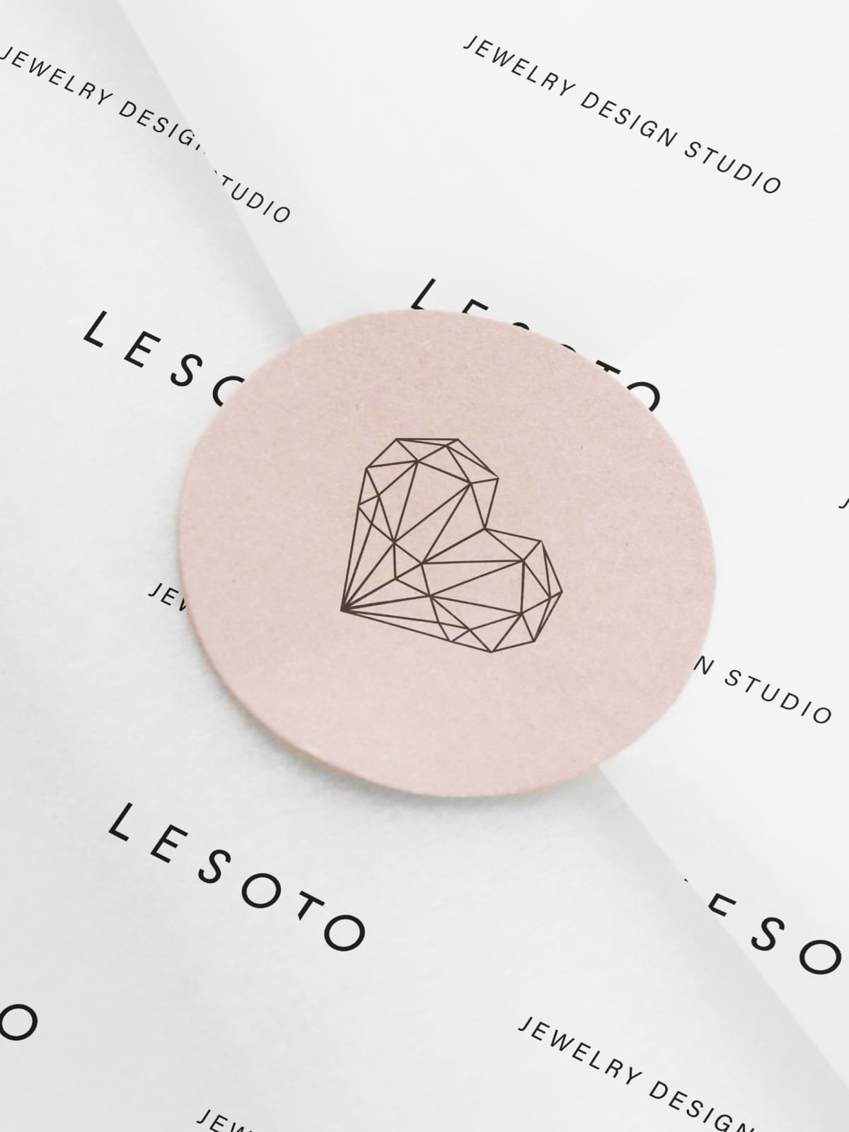 Брендинг для ювелирной студии Lesoto: логотип, гайдбук, фирменный стиль, упаковка
