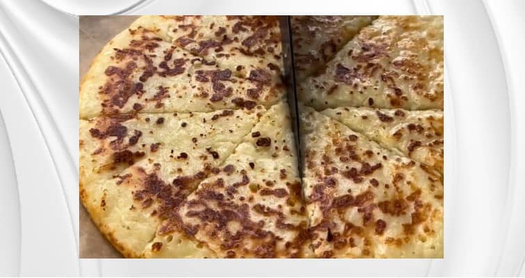 Приготовление ленивых хачапури с сыром сулугуни на сковороде: шаг 8