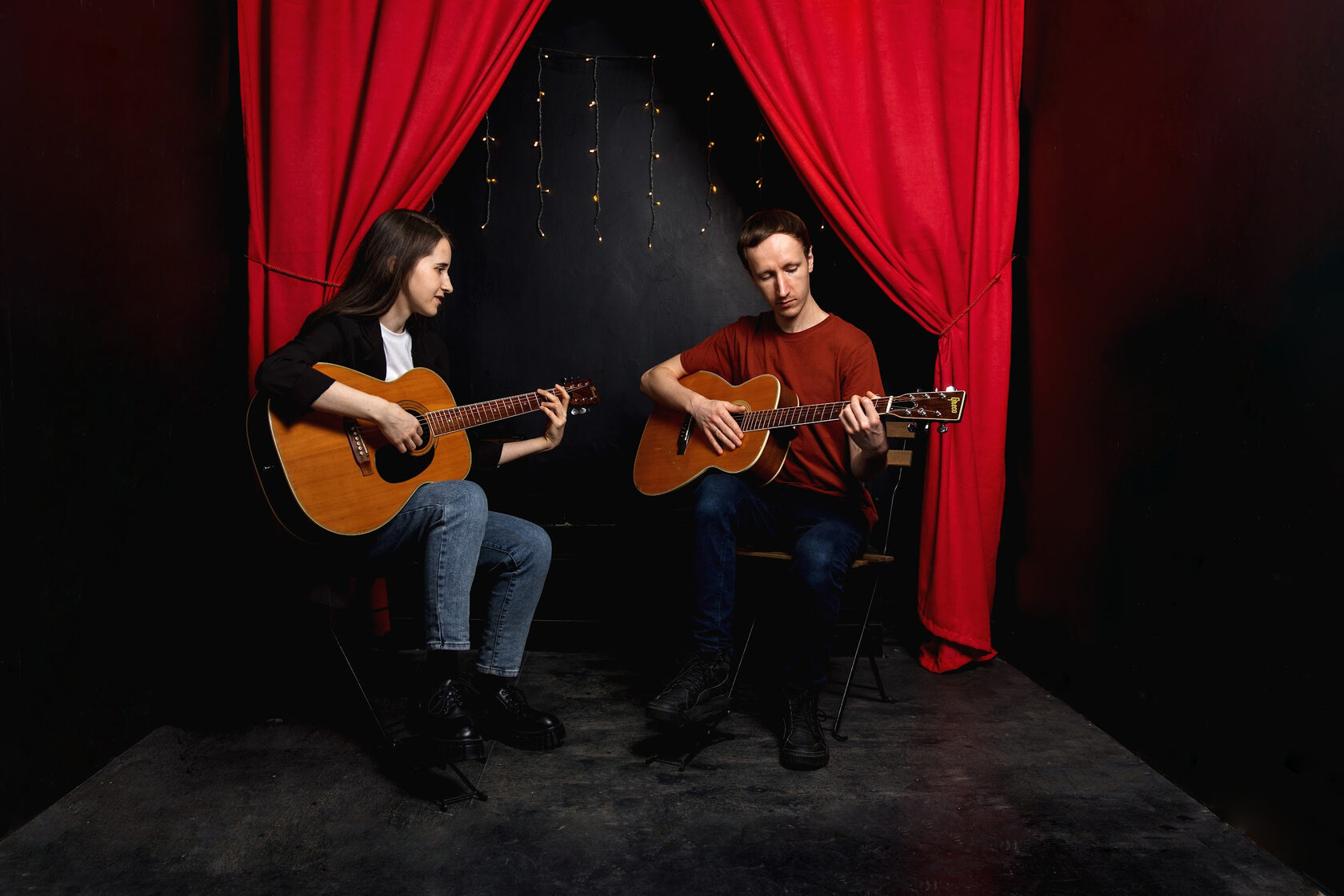 УроУроки игры на гитаре в СПб для начинающих взрослых и детей, школа музыки Music Powerки гитары 