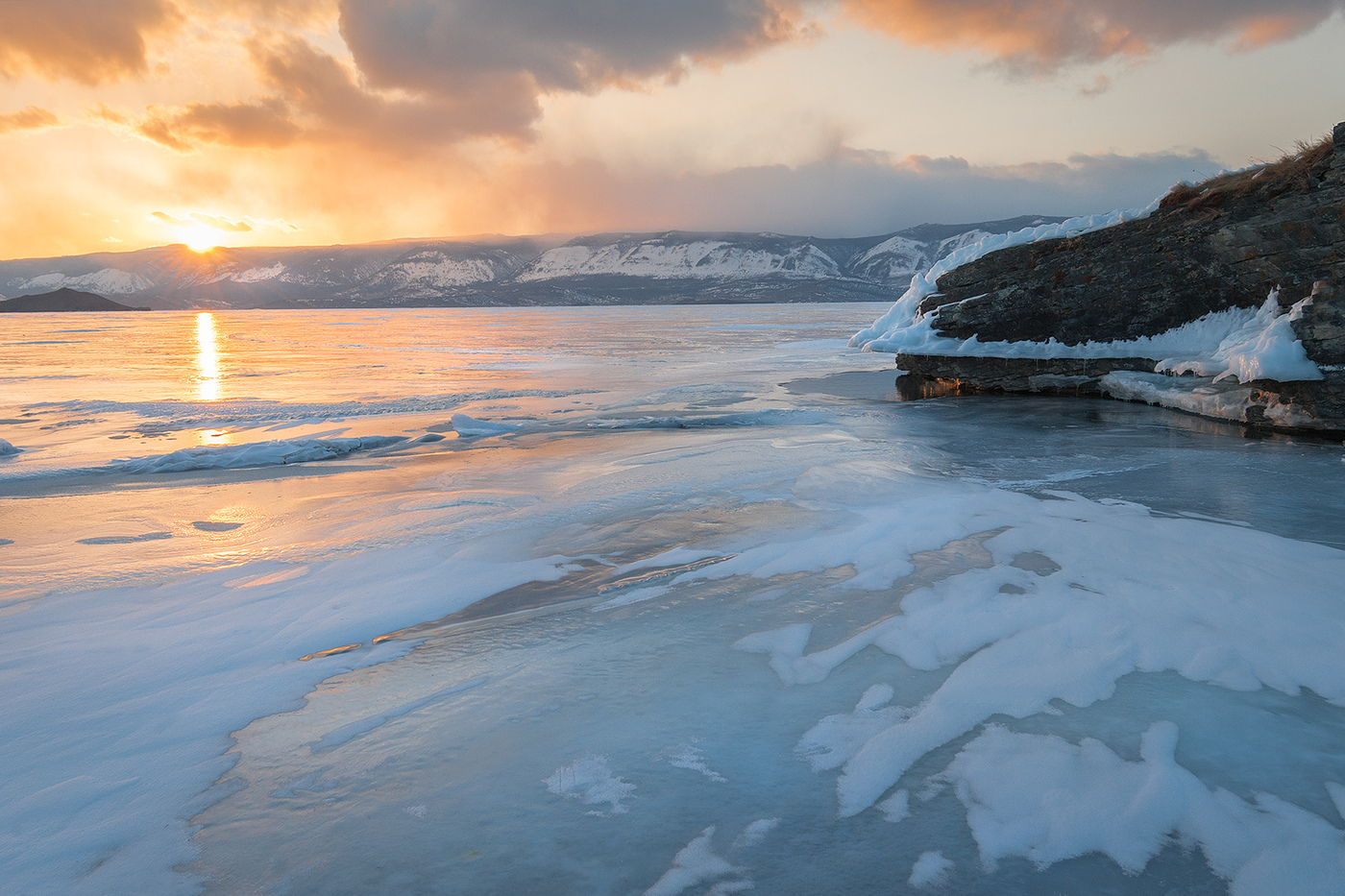 Малое море Байкал зима