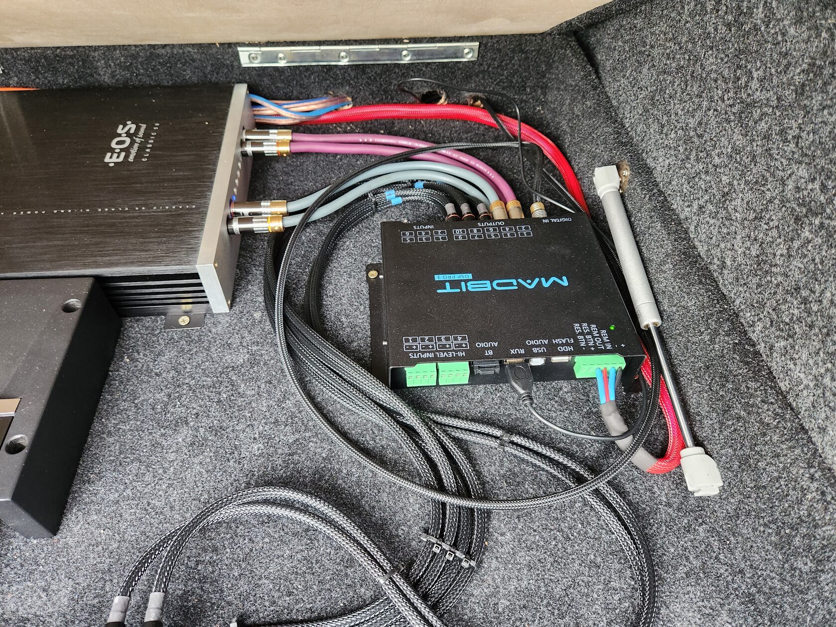 установка усилителей фольксваген поло 5