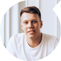 Преподаватель Ярослав в студии Common Talk