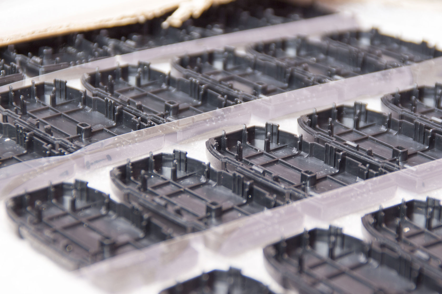 Обычно производители меняют дизайн продукта по одной из этих двух причин