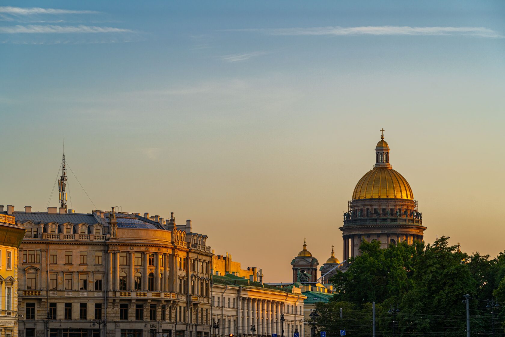 Исаакиевский собор в вечернем свете