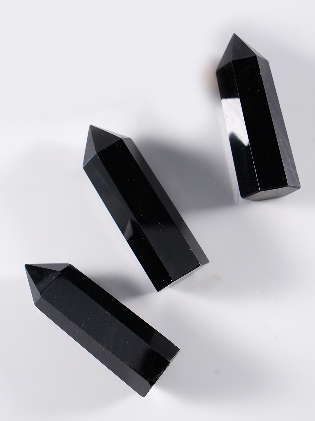 Обсидиан черный натуральный камень