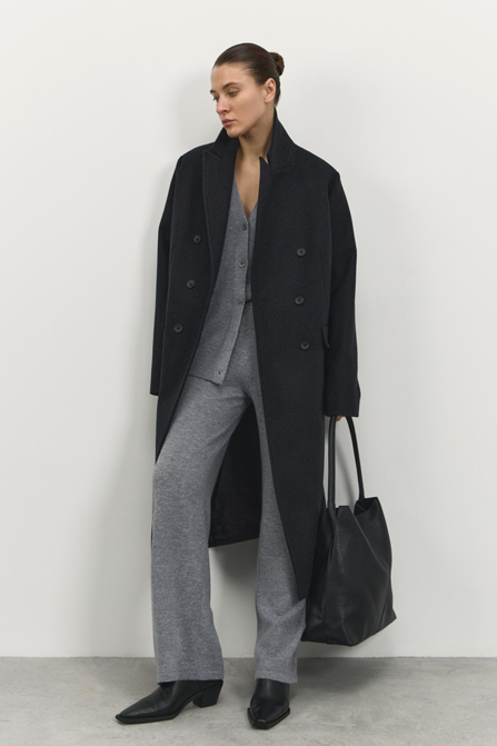 Стильное женское пальто. GATE31 — это минималистичный бренд верхней одежды из Санкт–Петербурга.