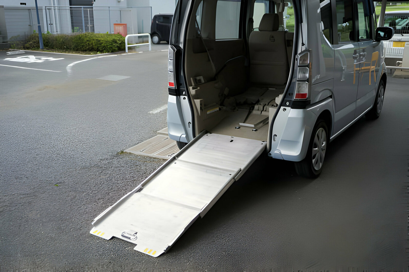 Транспорт для перевозки лежачих больных и инвалидов | MedExpress