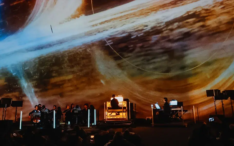 Визуальное шоу на куполе Планетария 1 под музыку