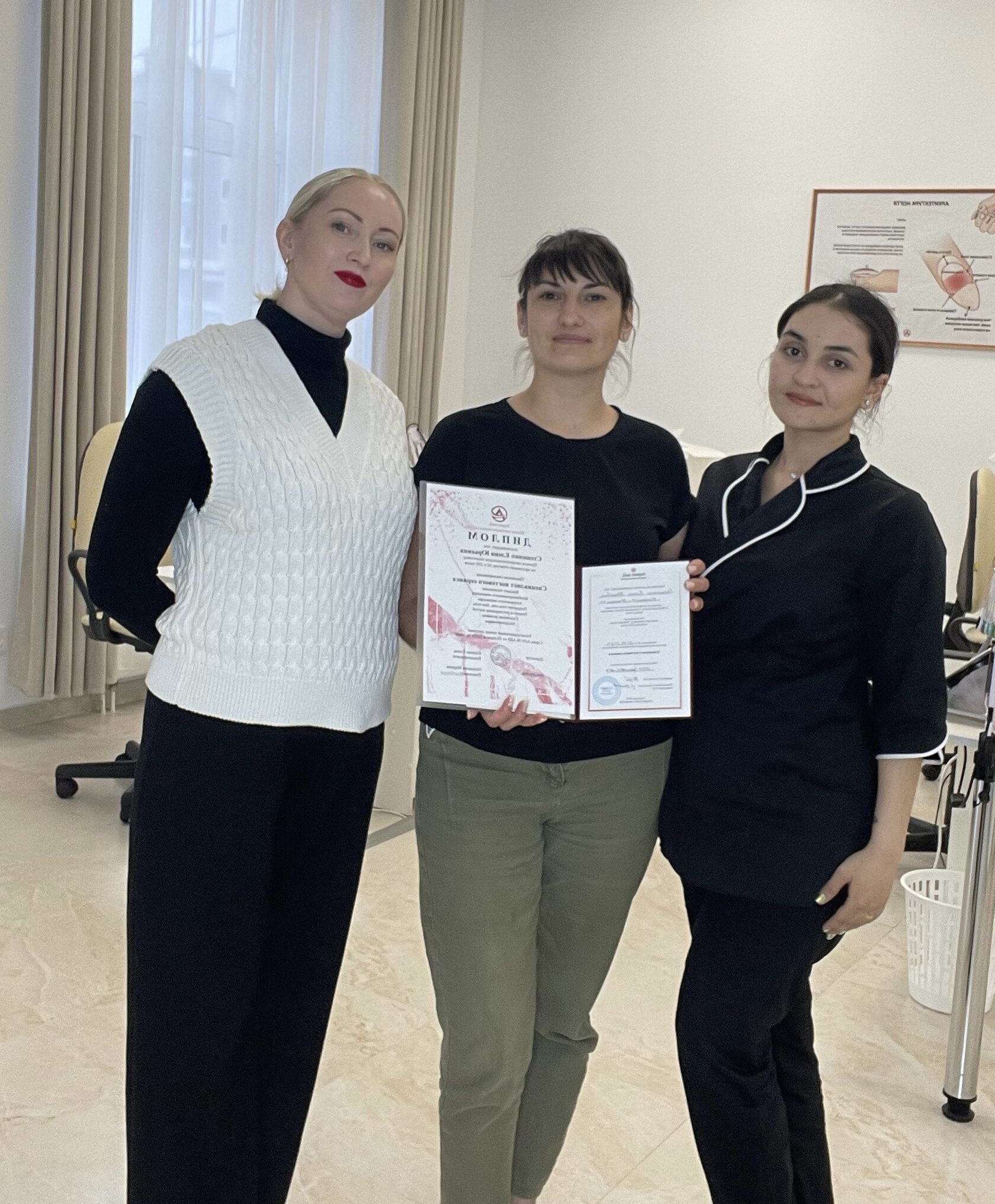 Школа нейла. Система обучения и повышения квалификации маникюрной студии
