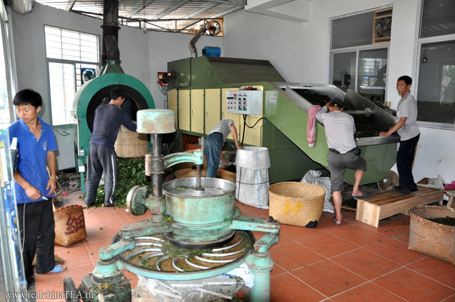 Прожарочная печь, центрифуга и мялка - основное оборудование для производства Уишаньских улунов.