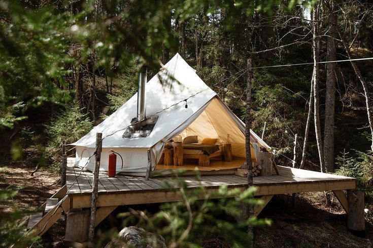 Фото глэмпинг-палатки в Pinterest кемппинг-отеля «Хюгге»