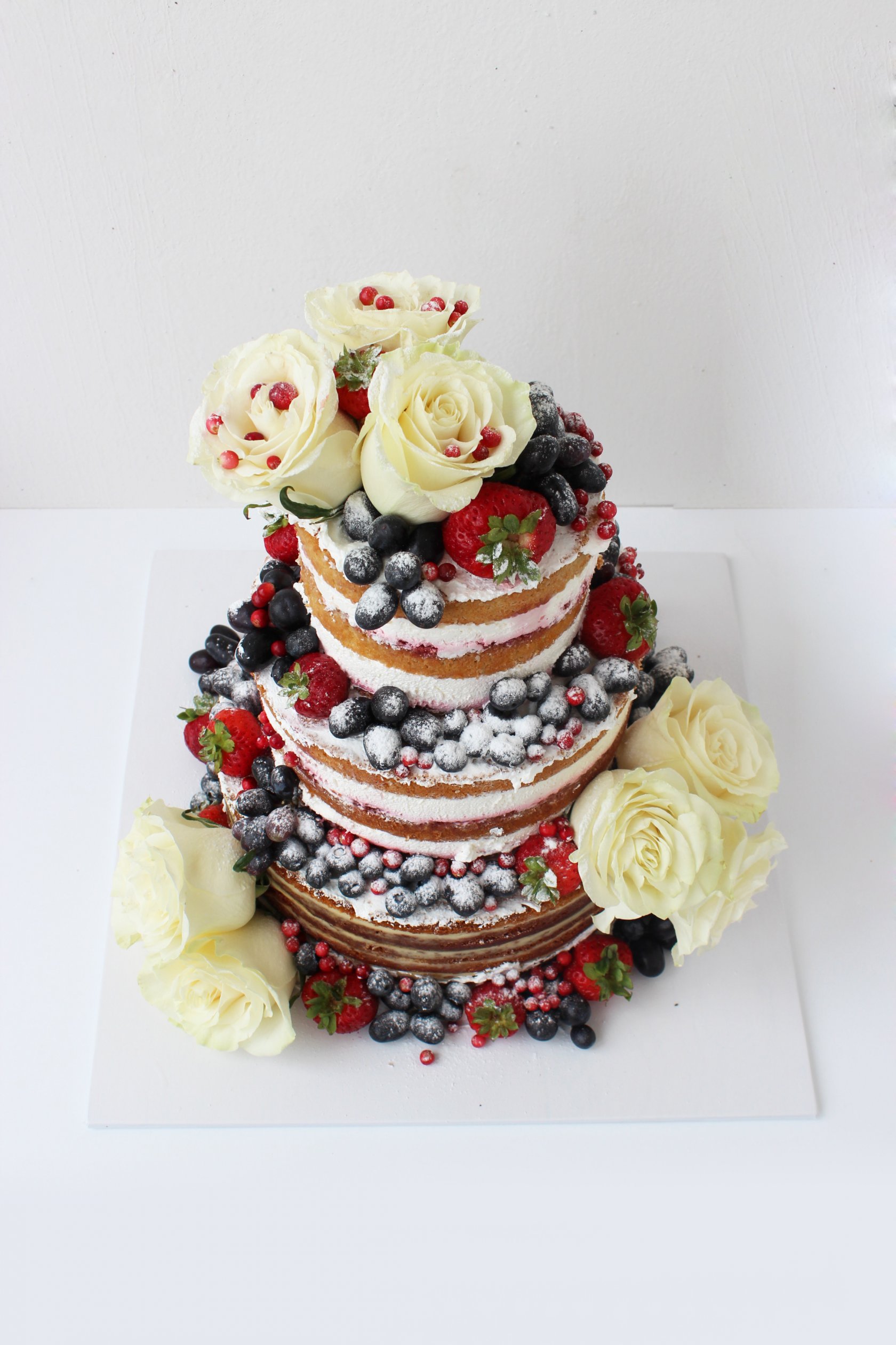 Фото свадебный торт с ягодами фото