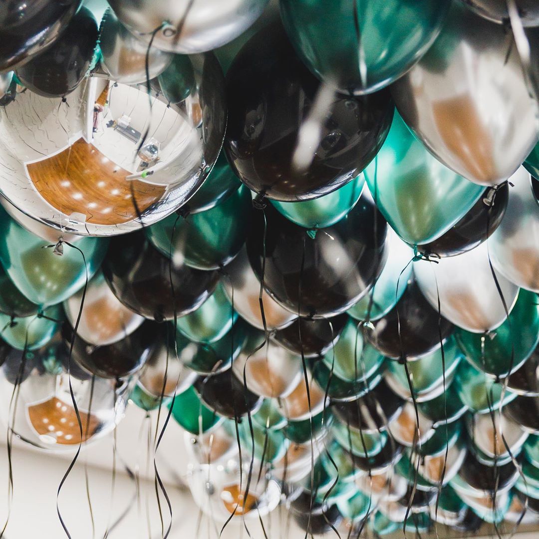 Шары под потолок: хром серебро, хром зеленый, черный купить