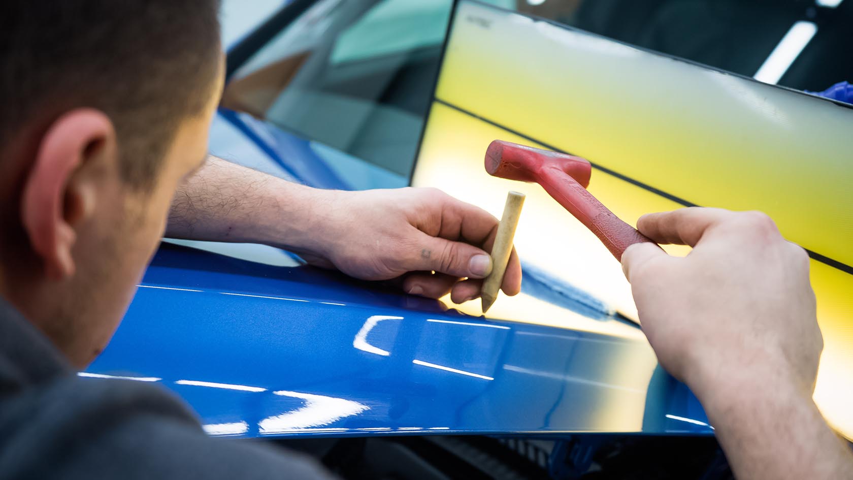 Как самостоятельно удалить вмятины на автомобиле без покраски + Видео