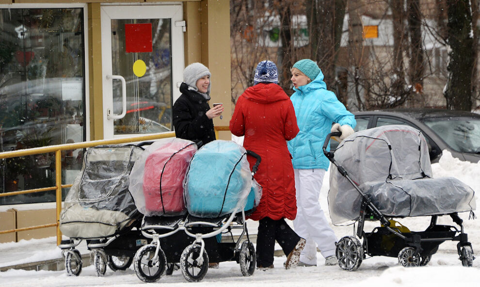 С 1 февраля в России увеличится размер материнского капитала