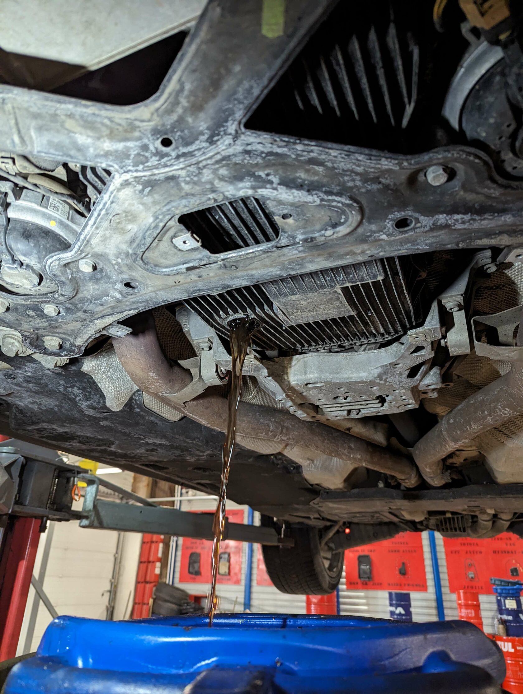 Слив масла из поддона