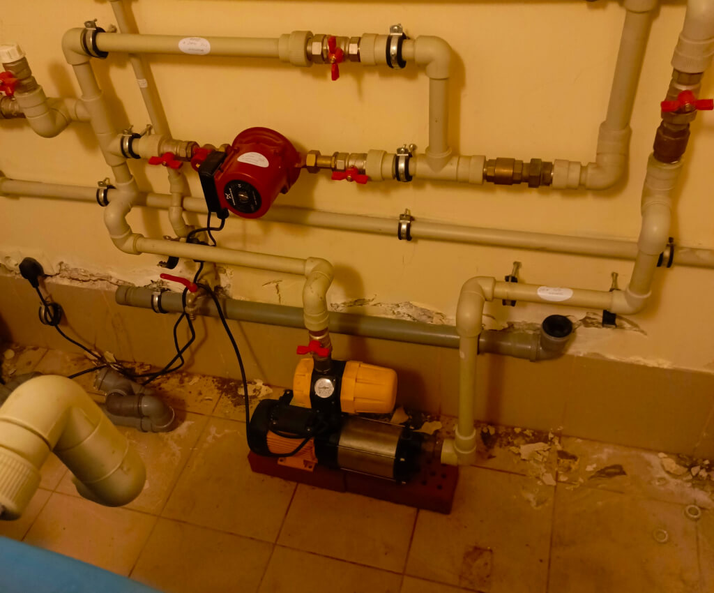 Монтаж насосной станции в частном доме в Краснодаре