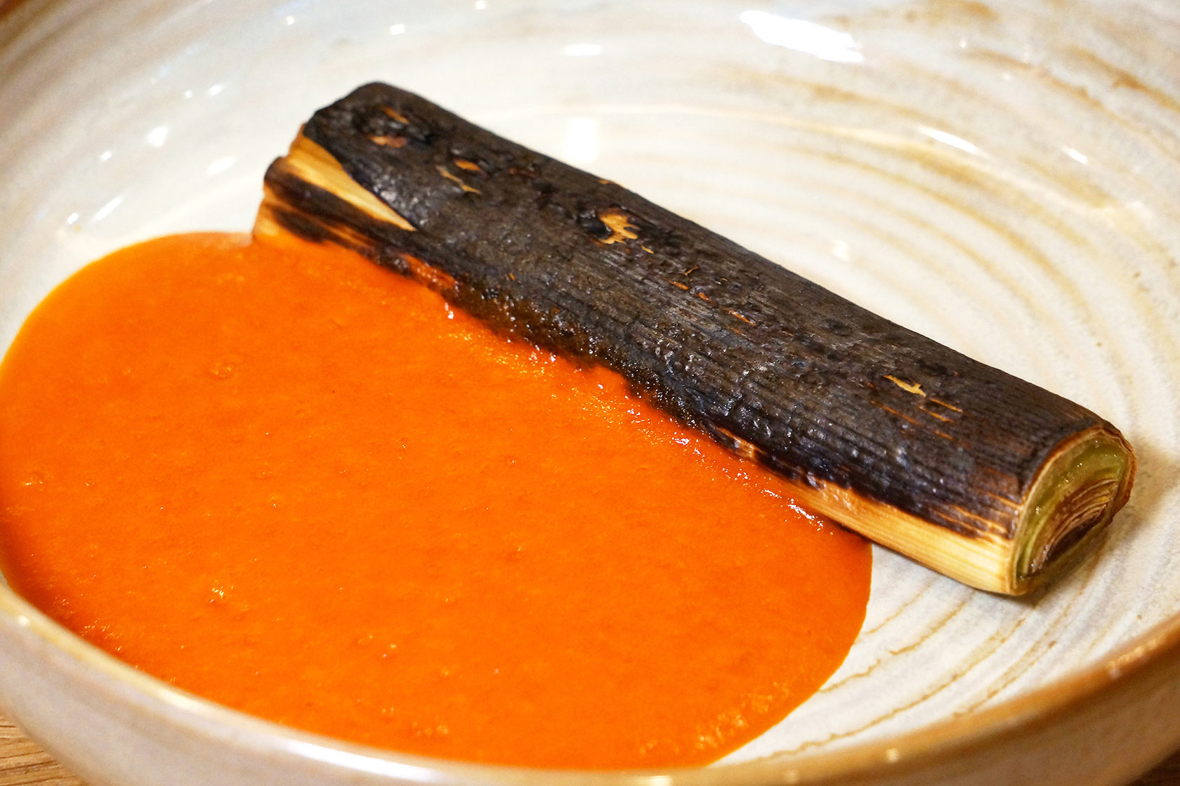 Закуска из свиных шкурок. Бараньи ребра в духовкк. Тунец стейк (желтопёрый). Свиная отбивная в духовке. Рулет из свиной брюшины.