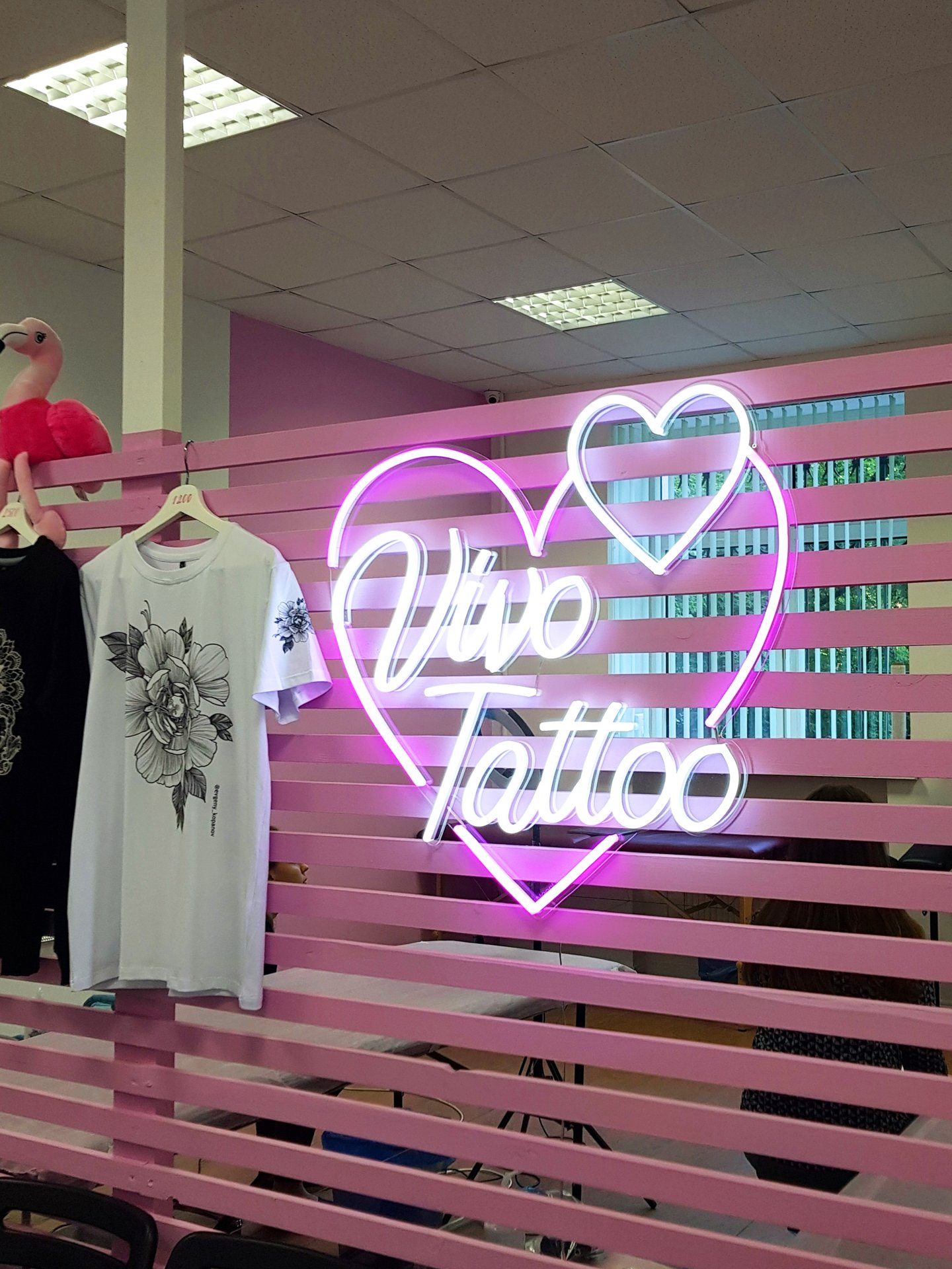 Первый логотип VivoTattoo с сердечком — 2018