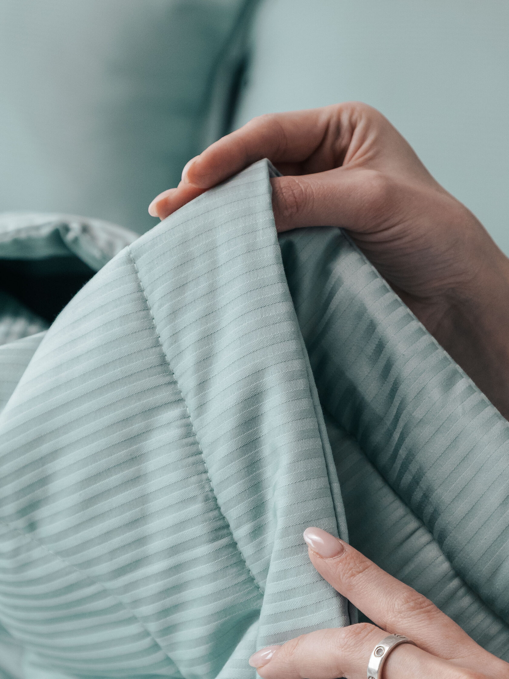 Комплект постельного белья со встроенным одеялом: объем и терморегуляция