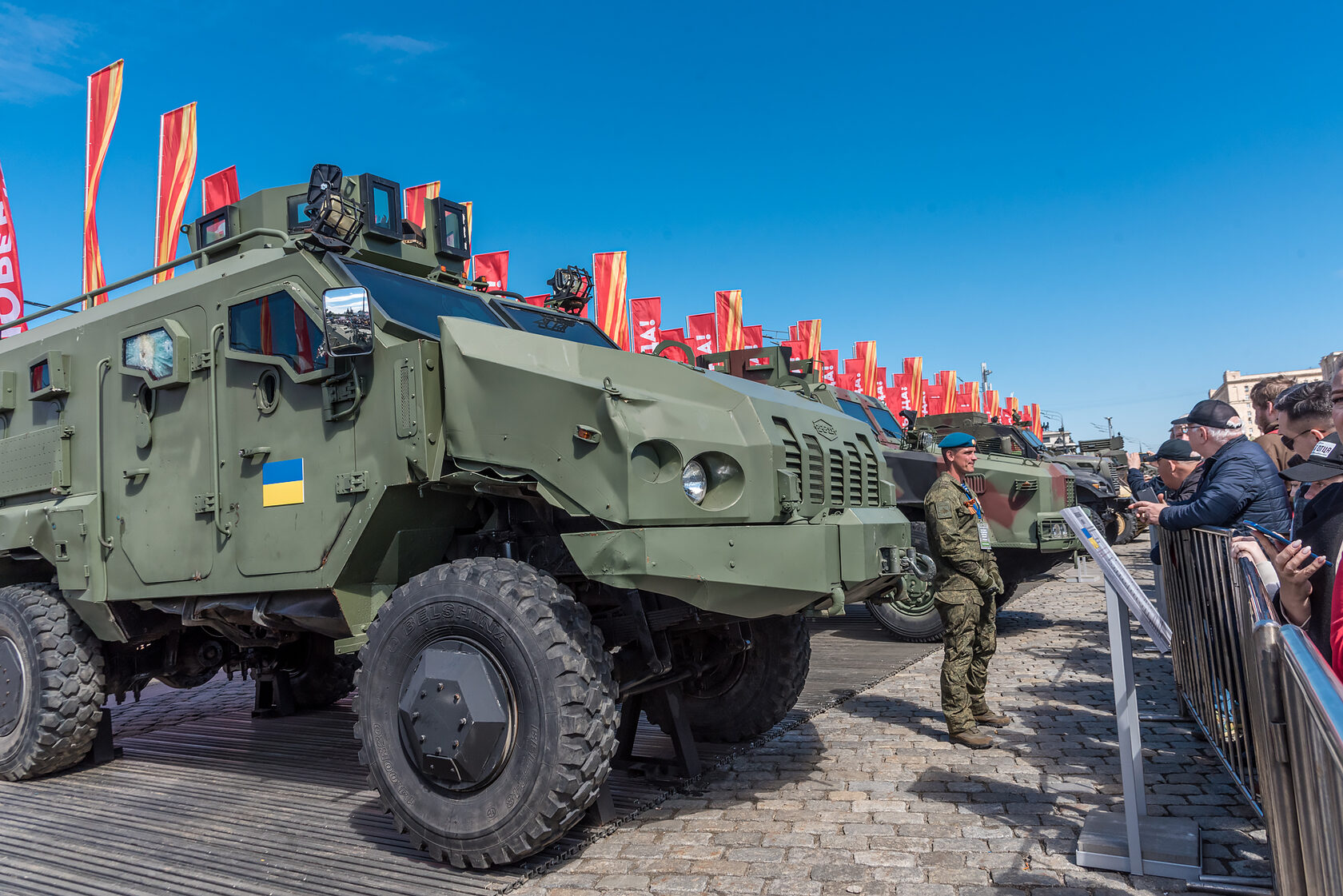 Наша победа неизбежна» — в Москве работает выставка трофейной военной  техники стран НАТО.