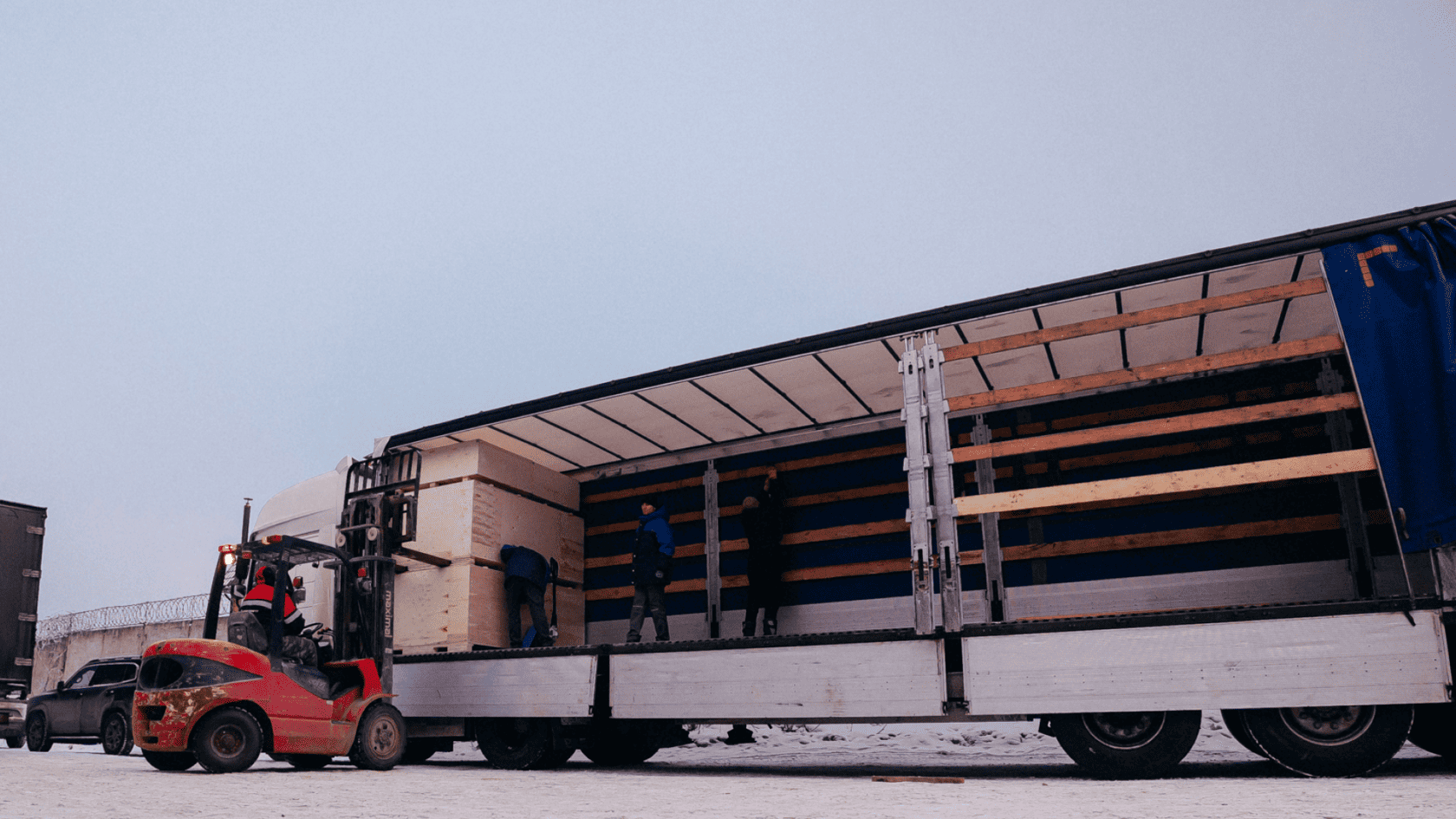 Фура со станками