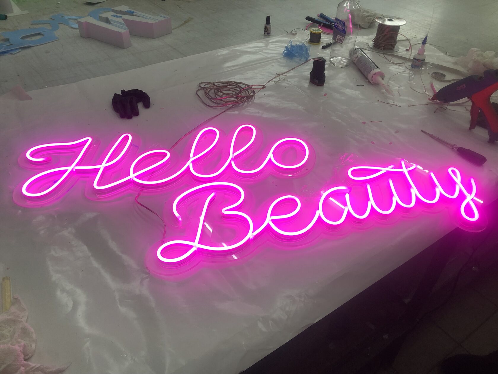 Неоновые вывески — LED и классический неон