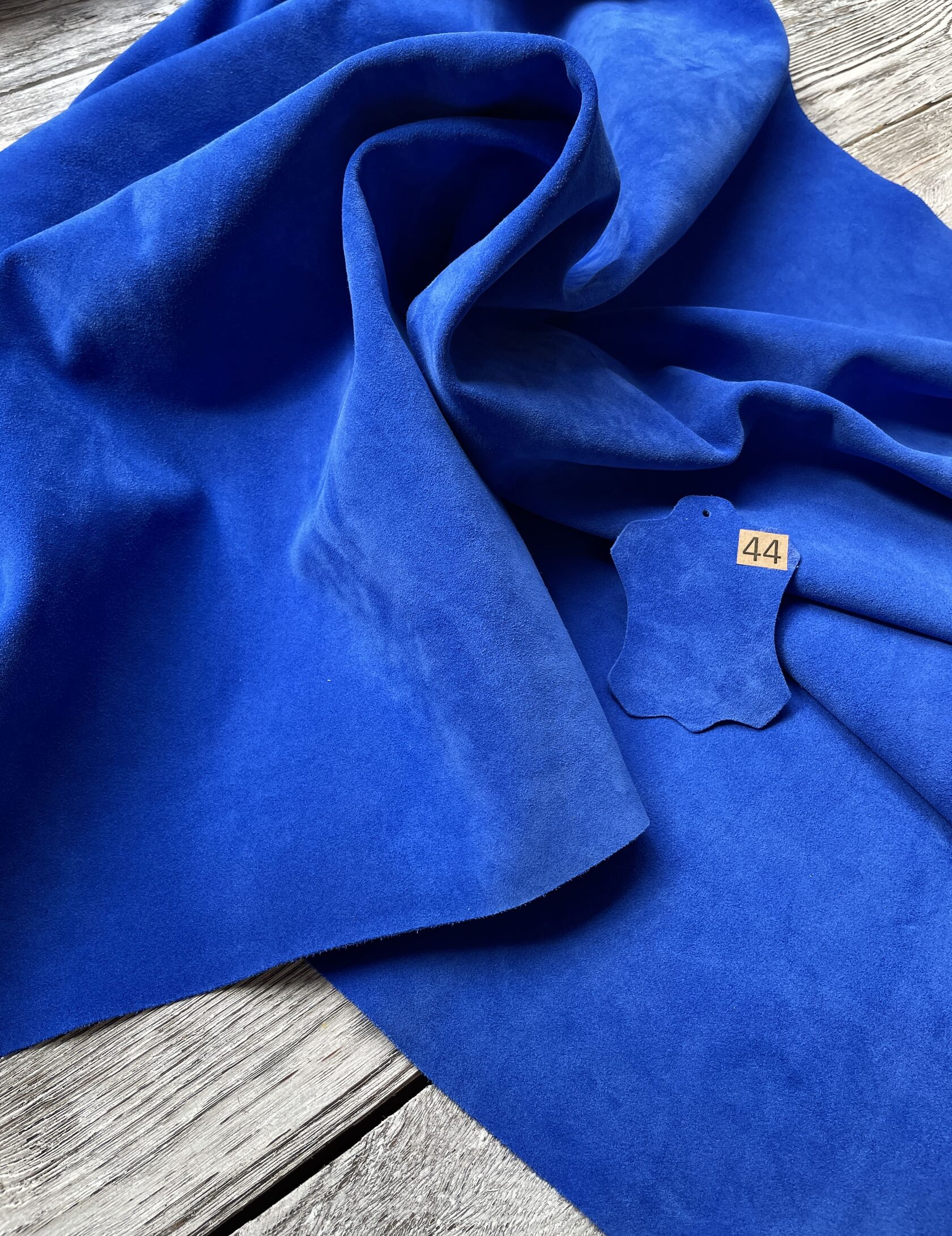 Магазин натуральной кожи в Санкт-Петербурге купить кожу по выгодным ценам