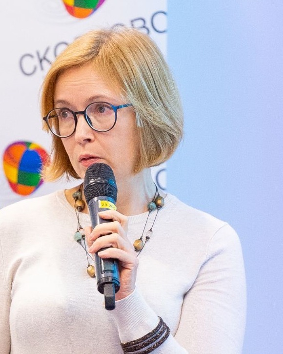 Евгения Ананьева выступает в бизнес-школе Сколково