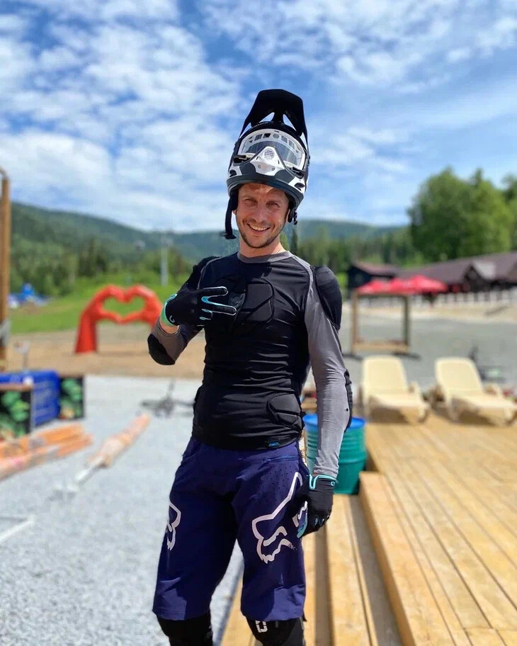 Парашюты, театр, бои без правил и генеалогия. Хобби руководителей агентств ч.3