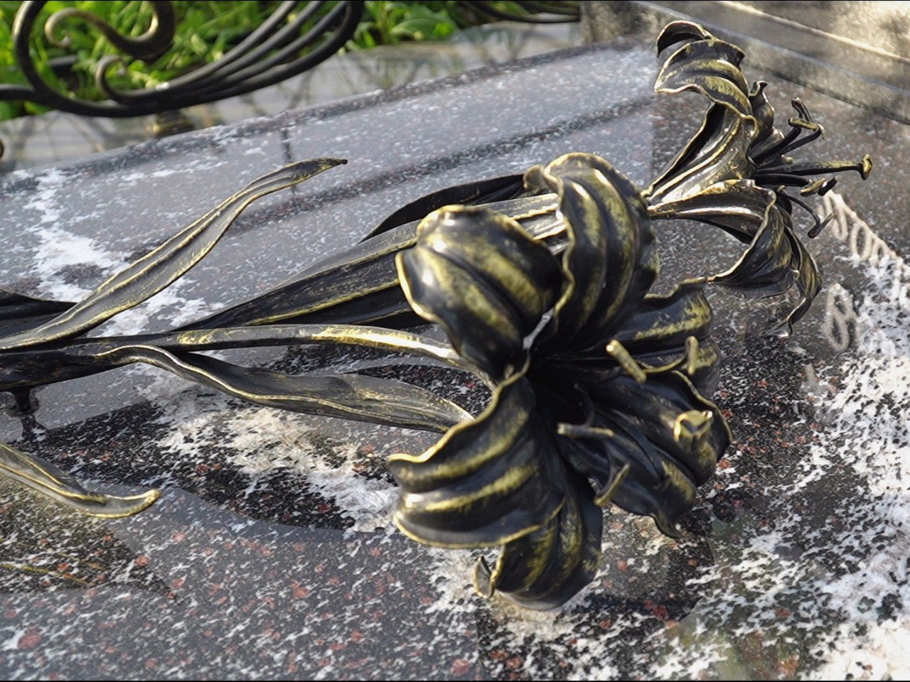 Уход за могилами в Ульяновске и области | Реквием - ритуальное агентство