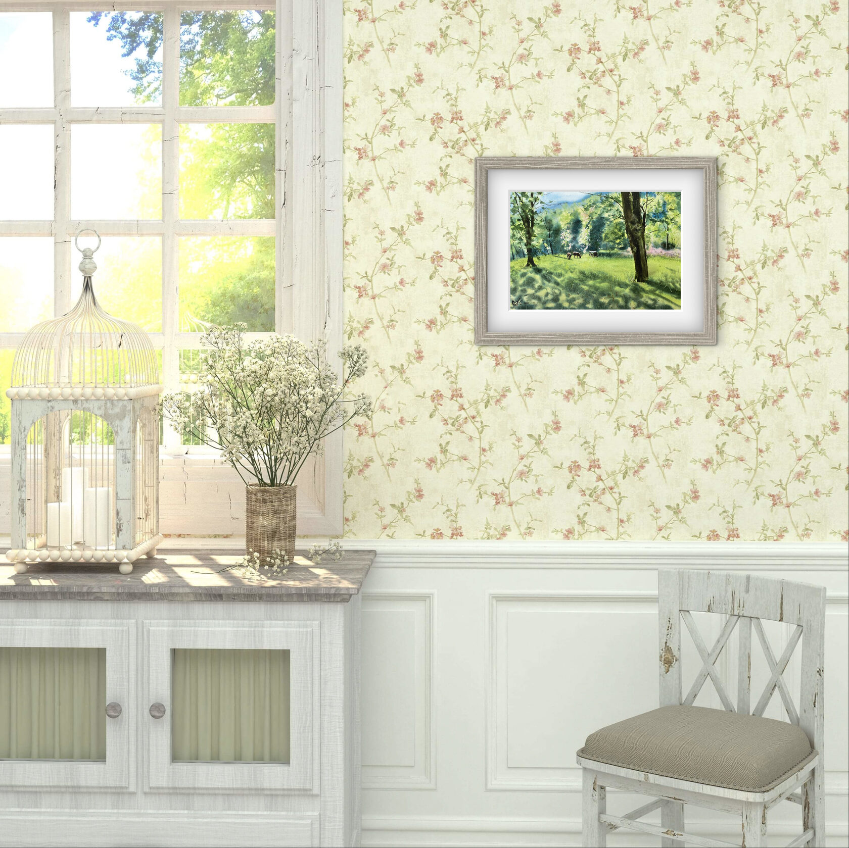 картина в интерьере старого дома, символ семейной памяти и уюта.