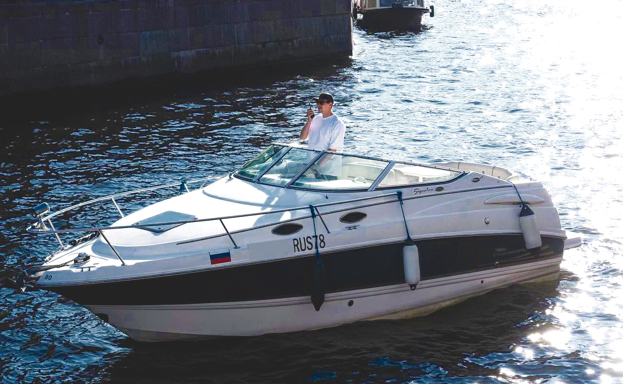 Катер Chaparral - вид 2