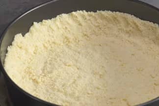 Приготовление королевской ватрушки с творогом в духовке: шаг 4