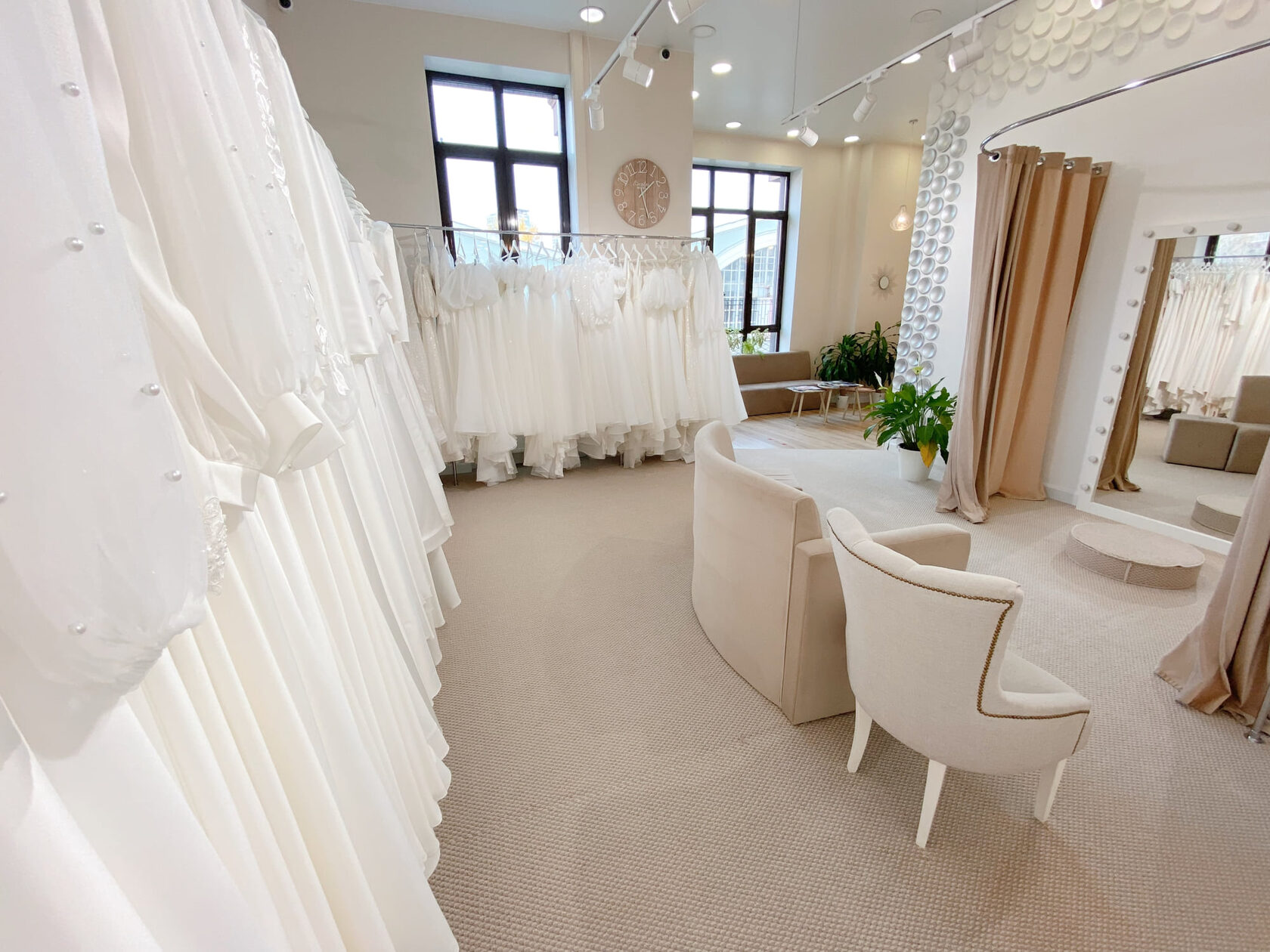 Интерьер свадебного салона PRIMA BRIDAL в Москве