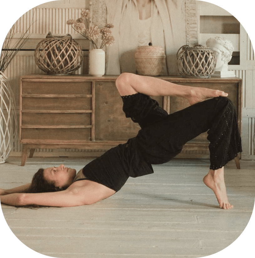 Онлайн-занятия йогой, медитацией, фейсфитнесом