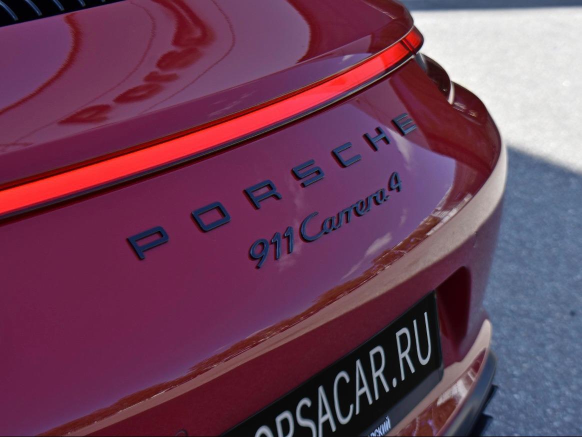 Аренда кабриолета Porsche 911 Carrera 4 в Сочи