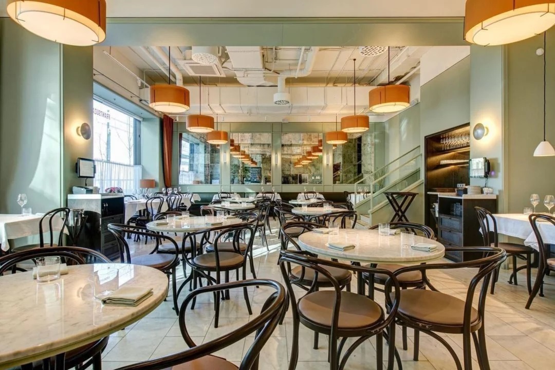 Frantsuza Bistro — Ресторан · Санкт-Петербург · наб. Адмирала Лазарева, 22