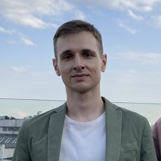 Денис Артемов