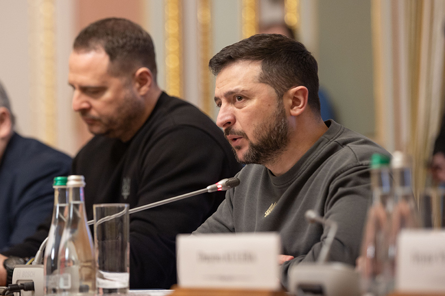 Владимир Зеленский и Андрей Ермак архивное фото политический контекст дела Ермака.