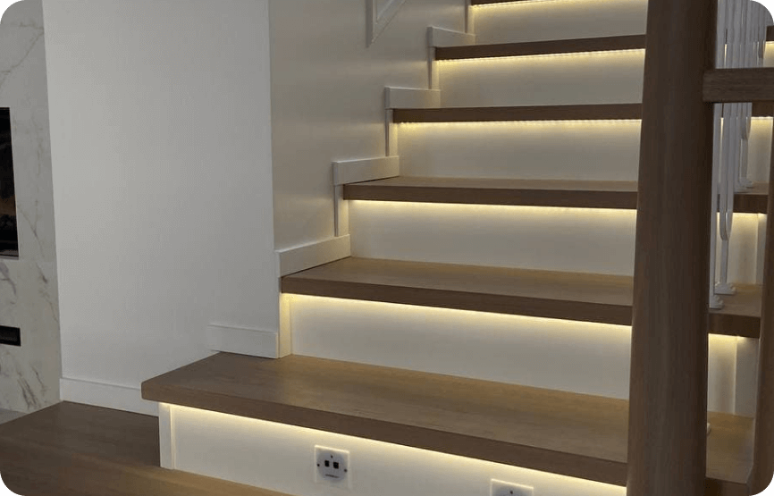 Подсветка лестницы светодиодной лентой теплый цвет