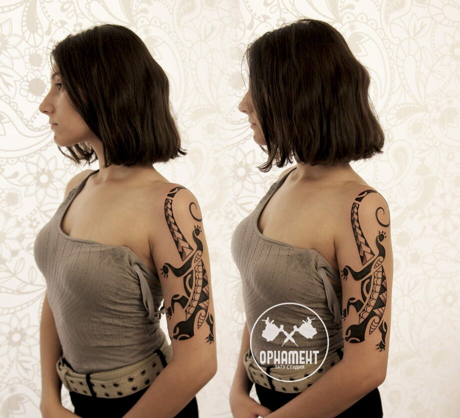 Выбор места для нанесения татуировки розы у девушки