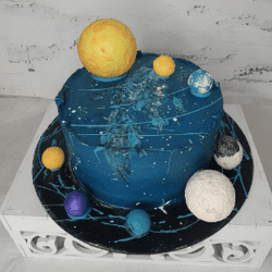 торт темно синего цвета с шариками