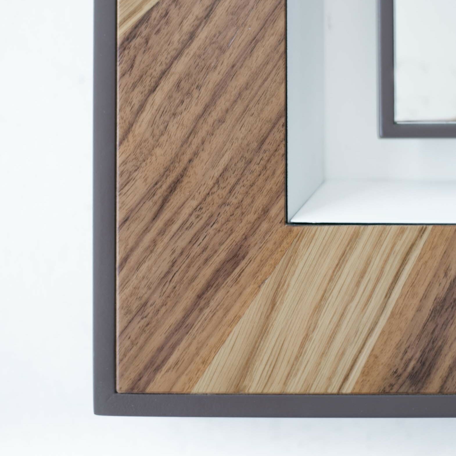 Glow Mirror Страница товара