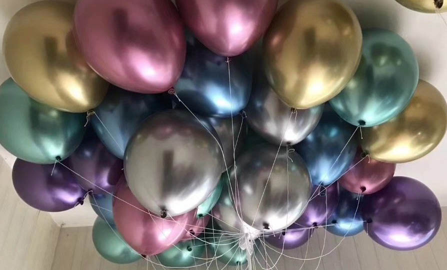 Почему шары наполняют гелием. Искры между воздушными шарами. Разница между воздушных шаров и гелевых. Разница между гелевыми и воздушными шарами.
