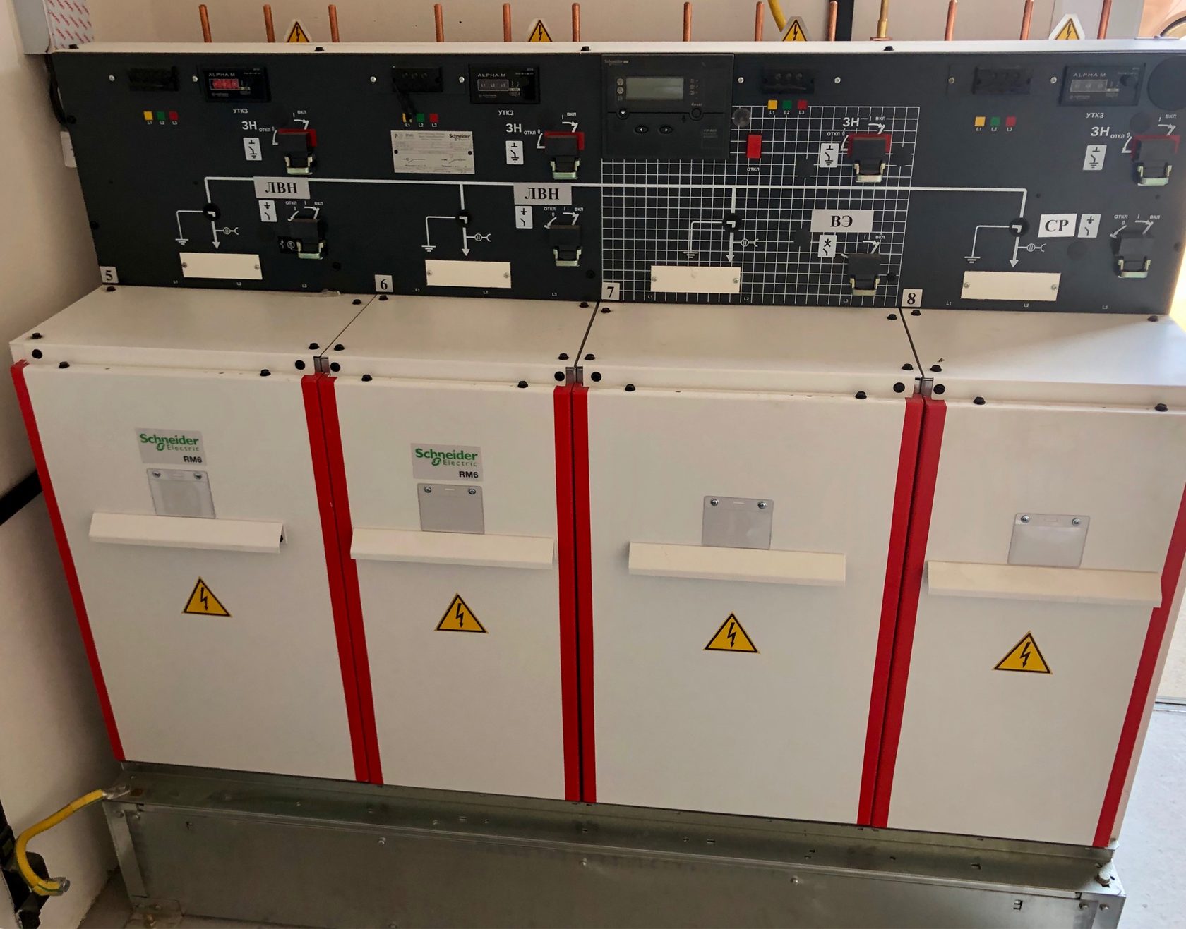 Rm6 schneider electric. Моноблок rm6 Schneider. Ячейка rm6 Schneider Electric. Ячейка РМ-6 Шнайдер. Элегазовый моноблок rm6.