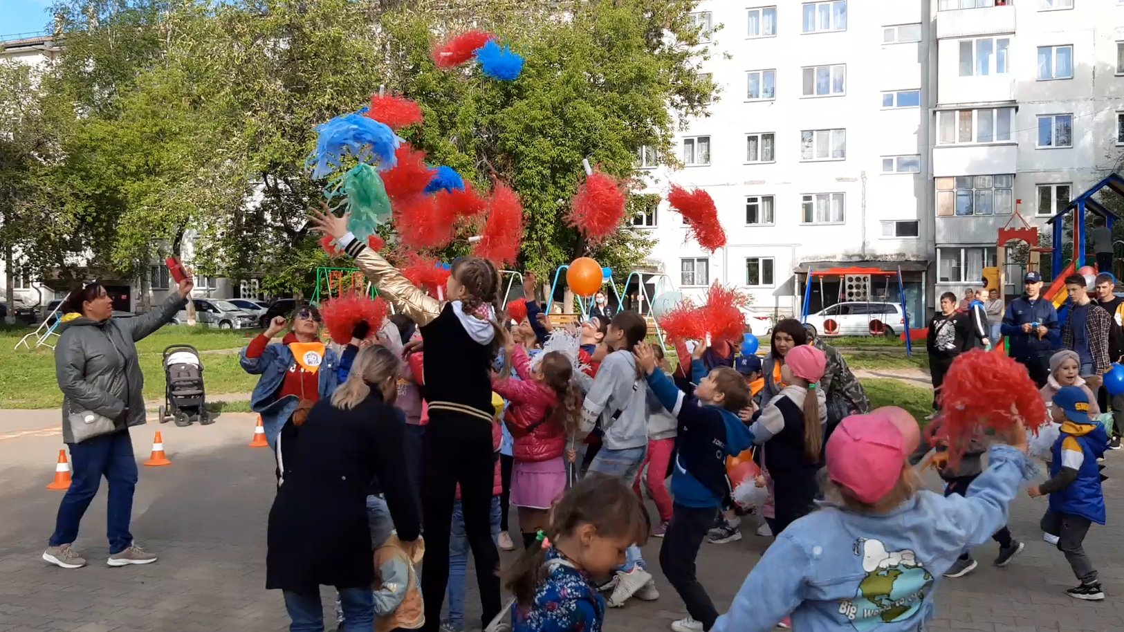 Праздник двора в Сосновоборске